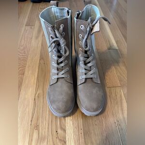 New Bueno Stella Women Lace up Bootie Size 8-8.5 Taupe